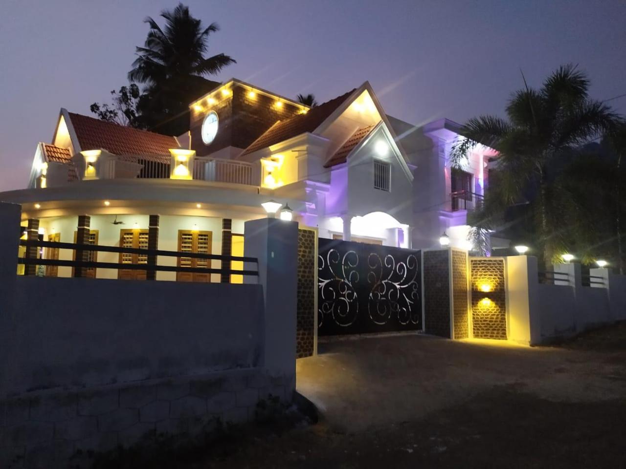Athirapilly Night Lamp Homestay