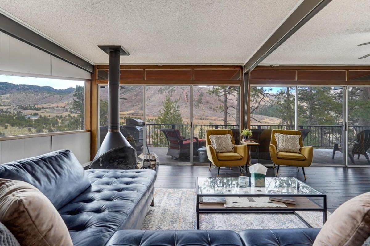 4BR Cabin Mountain Views with Fireplace