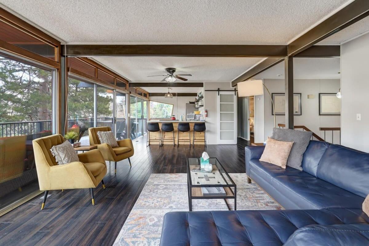 4BR Cabin Mountain Views with Fireplace
