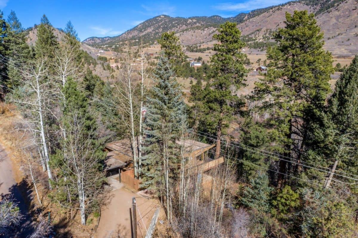 4BR Cabin Mountain Views with Fireplace