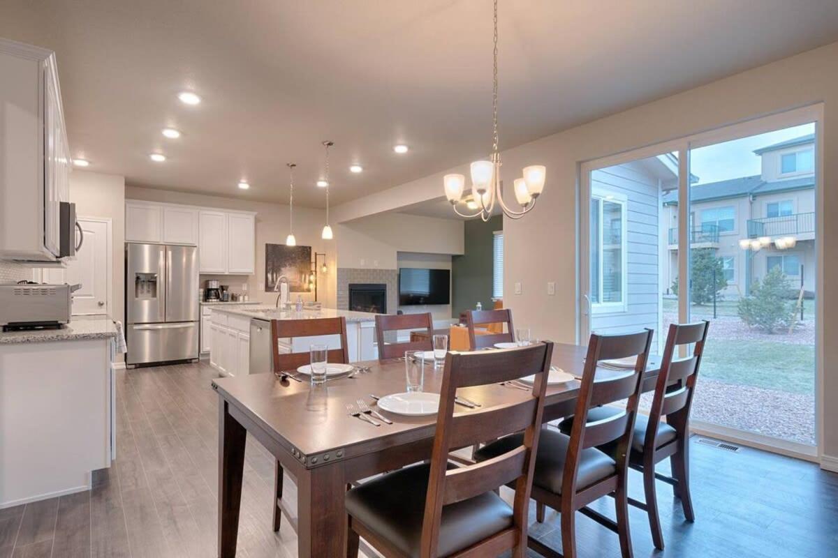 3BR Luxury Townhome w AC in Central Location view 3