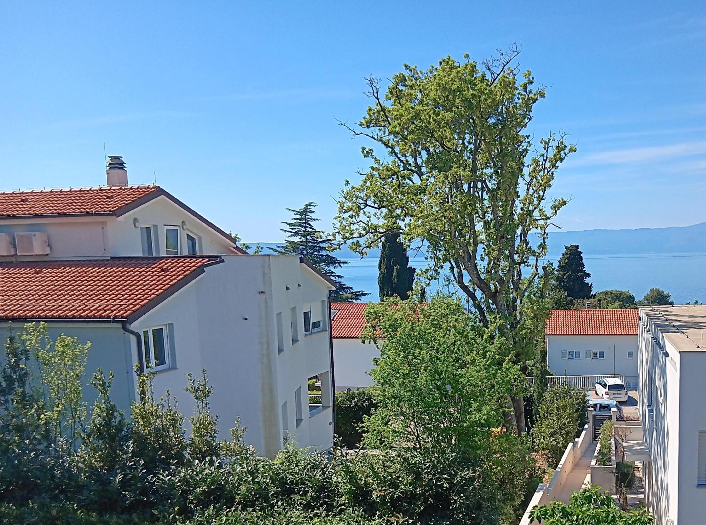 Apartments Malenica, Njivice, Croatia, 200 m from the sea