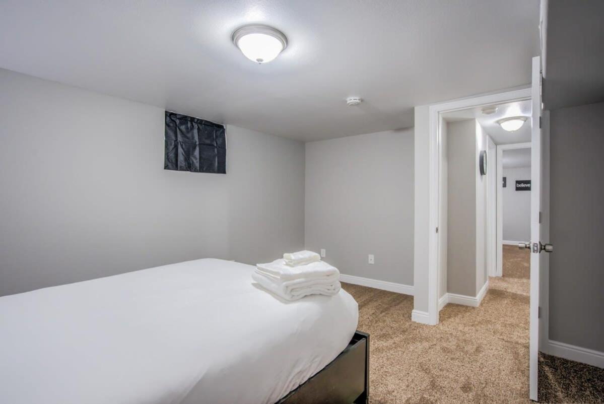 4BR Olympic Training Center with Grill