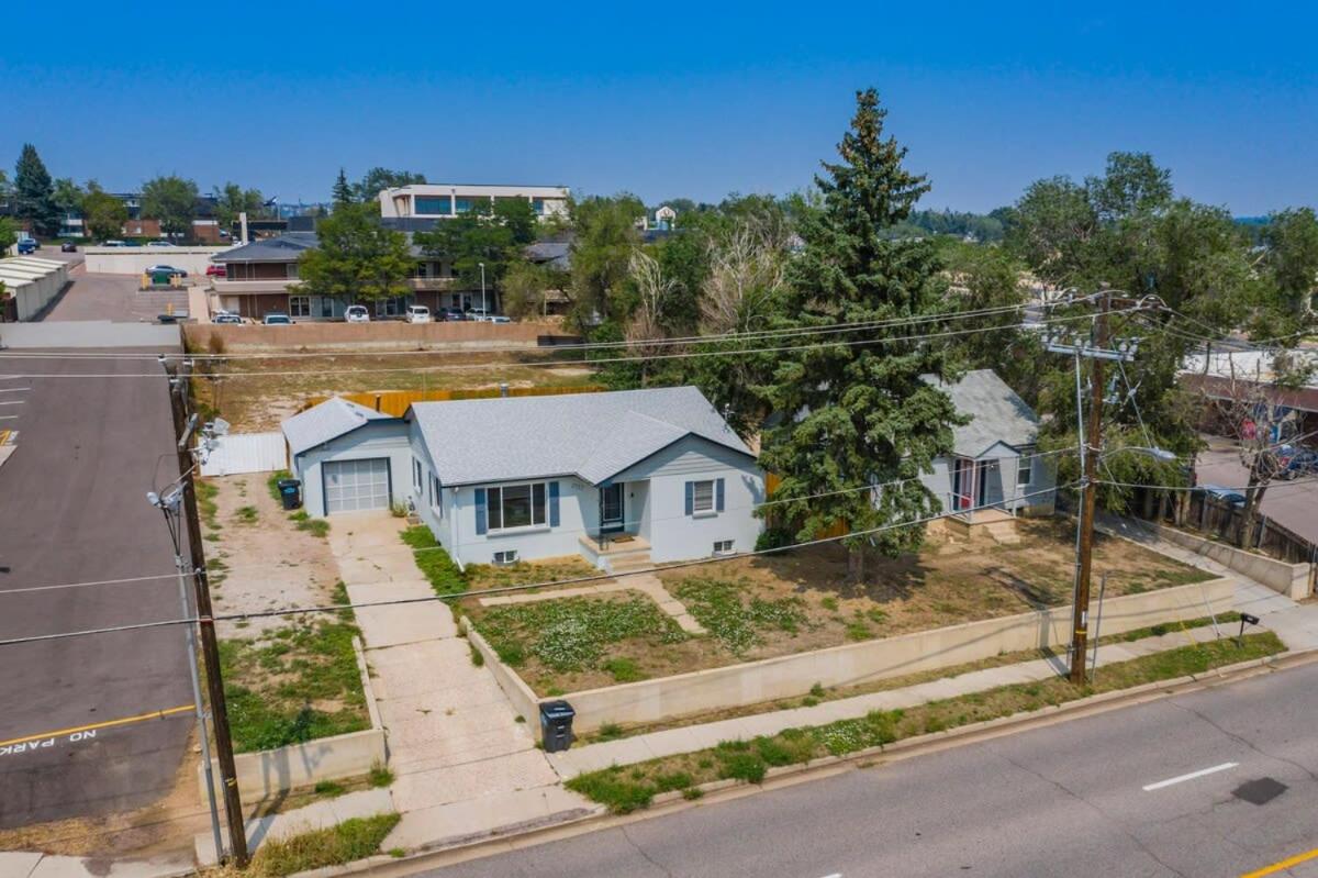 4BR Olympic Training Center with Grill