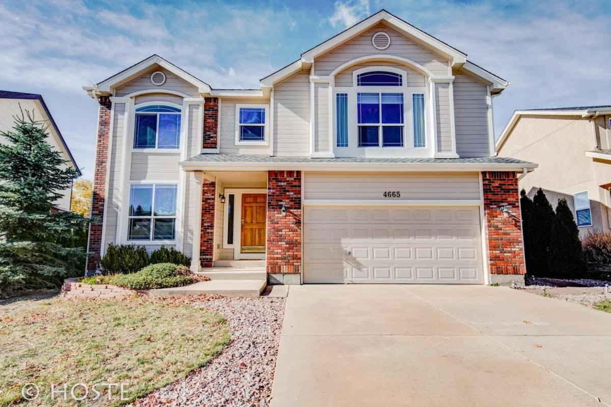 Hotel Mtn View Retreat Hot Tub Home Cinema AFA Nearby - Image 1