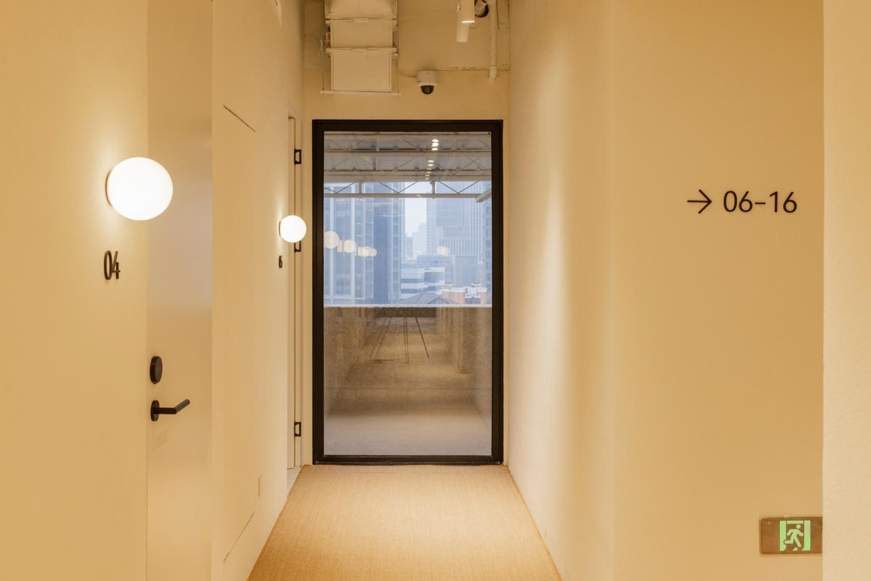 Hi Cozy International Hostel East Nanjing Road & The Bund & 24h English Services