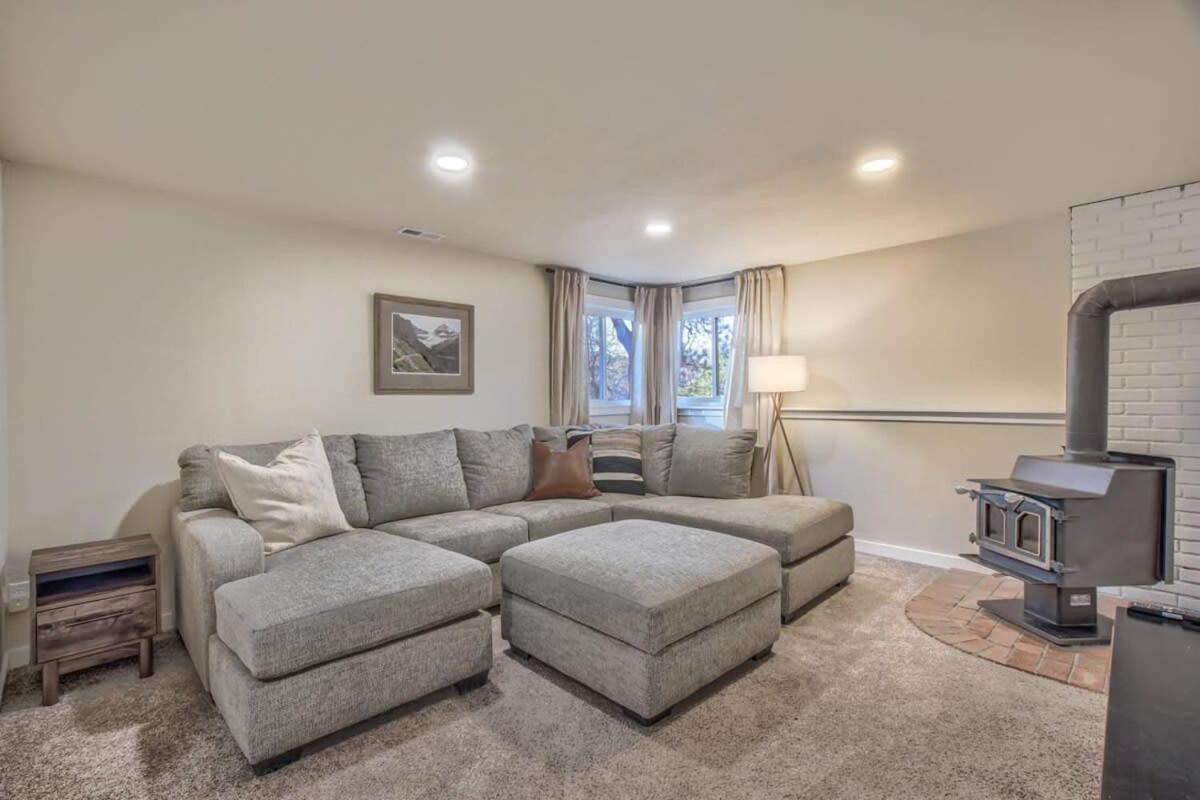 4BD With Game Lounge Hot tub Dog Friendly USAFA view 4