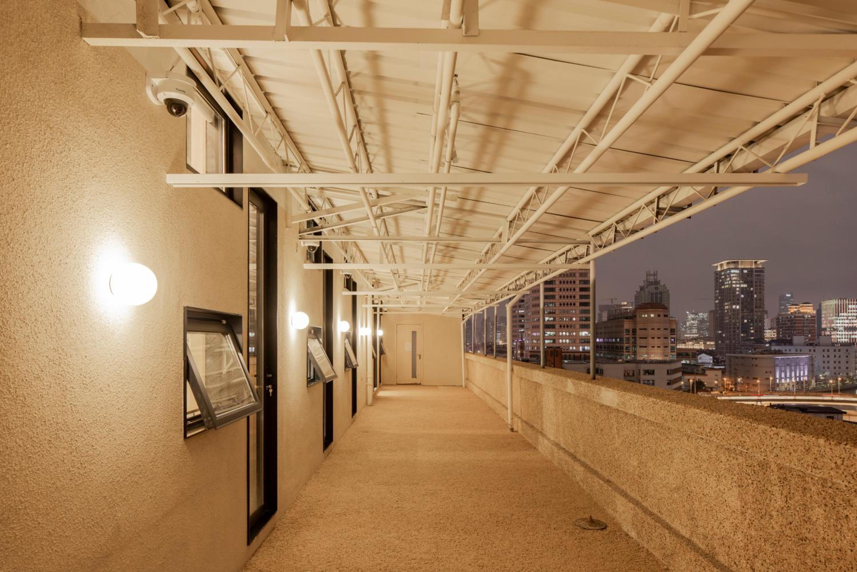 Hi Cozy International Hostel East Nanjing Road & The Bund & 24h English Services