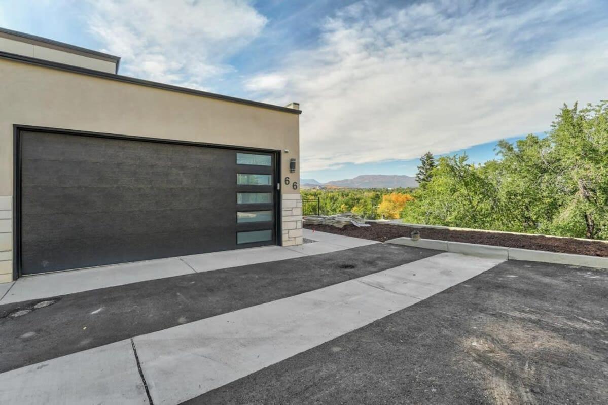 4BD Beautiful Rooftop Mountain Views NEW Townhome view 5