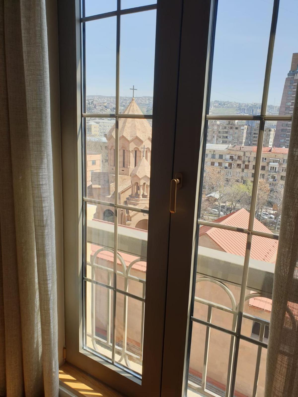 RARE FIND! UNBEATABLE LOCATION! FIVE STARs, SPARKLING APARTMENT IN THE HEART OF YEREVAN!