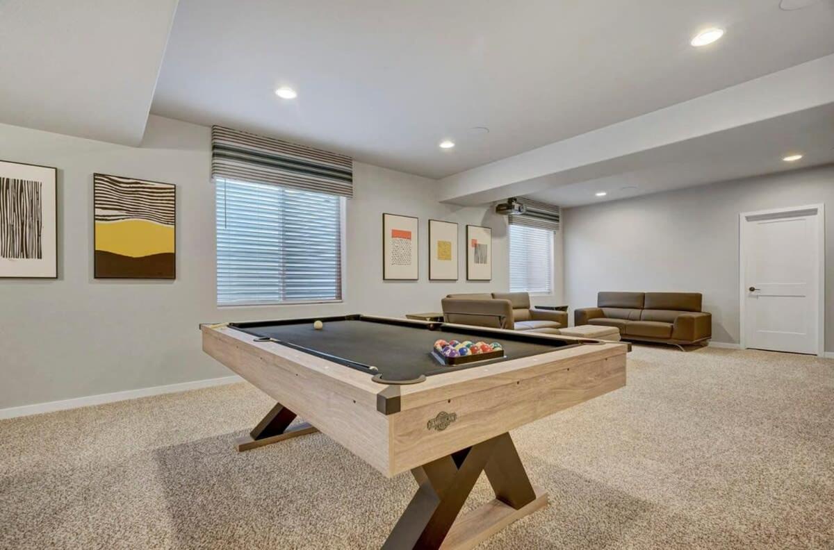4BR Mountain views - Movie Theater - Pool Table view 5