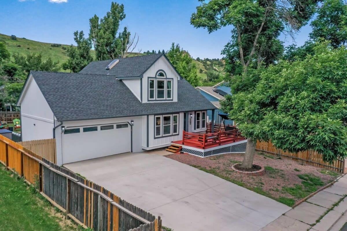 Gorgeous 3BR Home between Garden of the Gods & the USAFA view 5