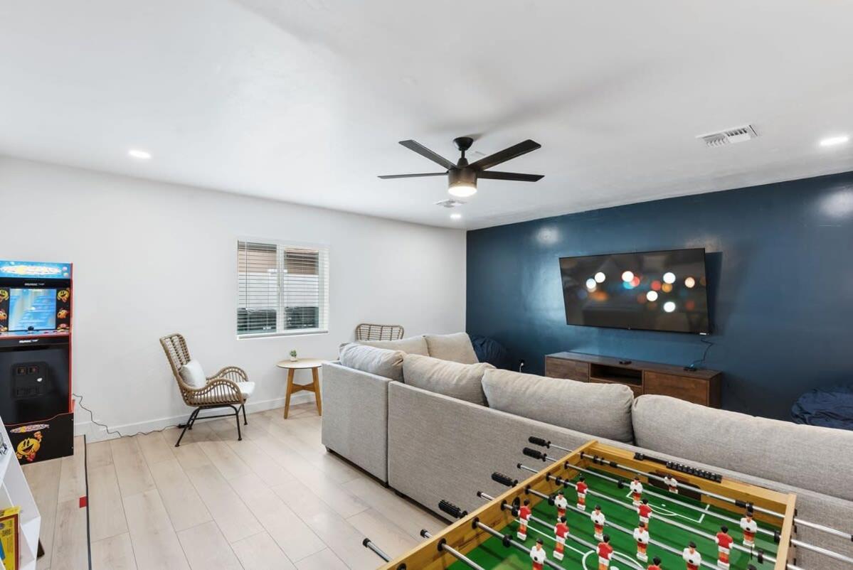 5BD Pool Game Room and Casita For Family Fun view 3