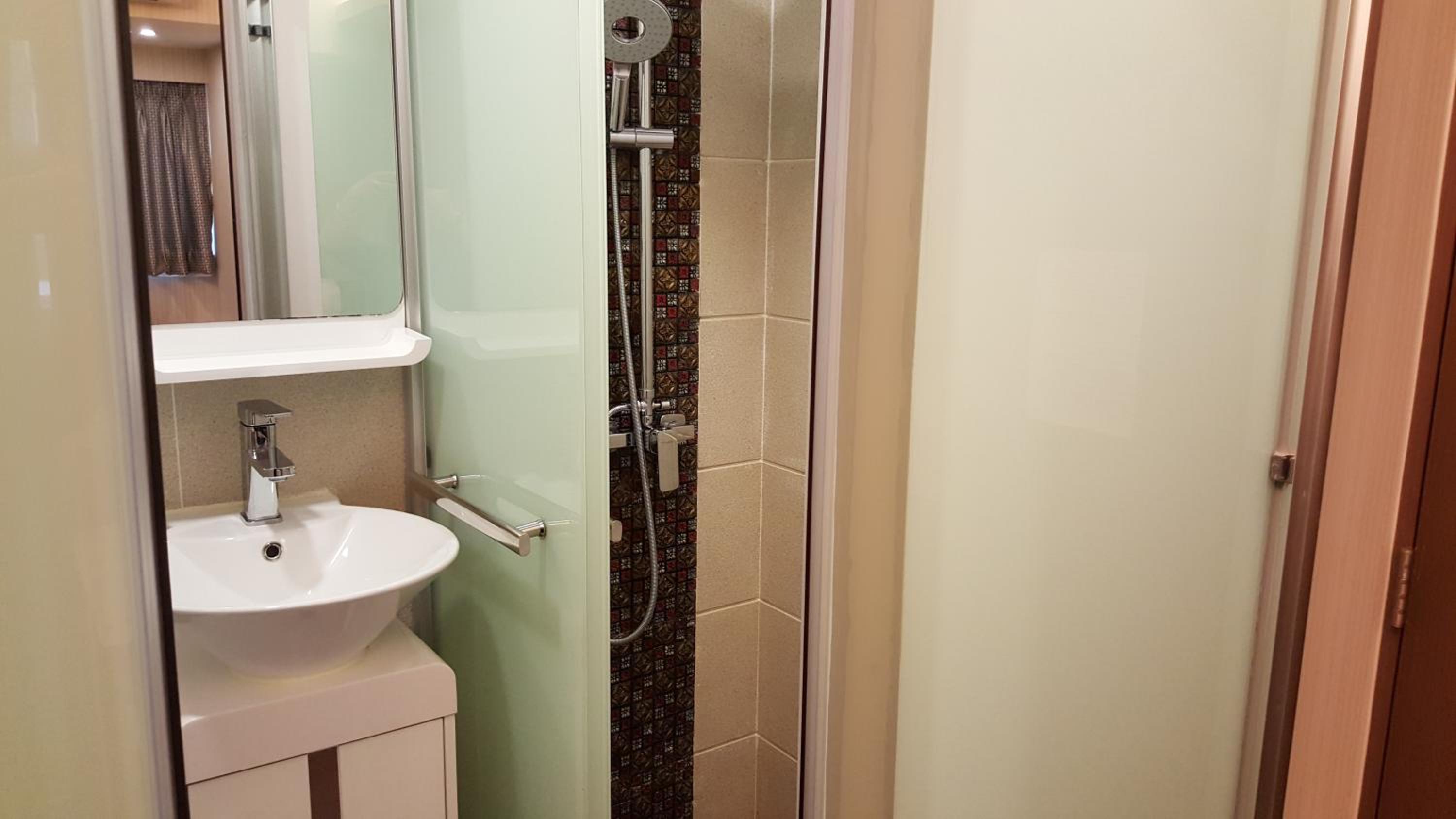 Seasons Hotel - Causeway Bay
