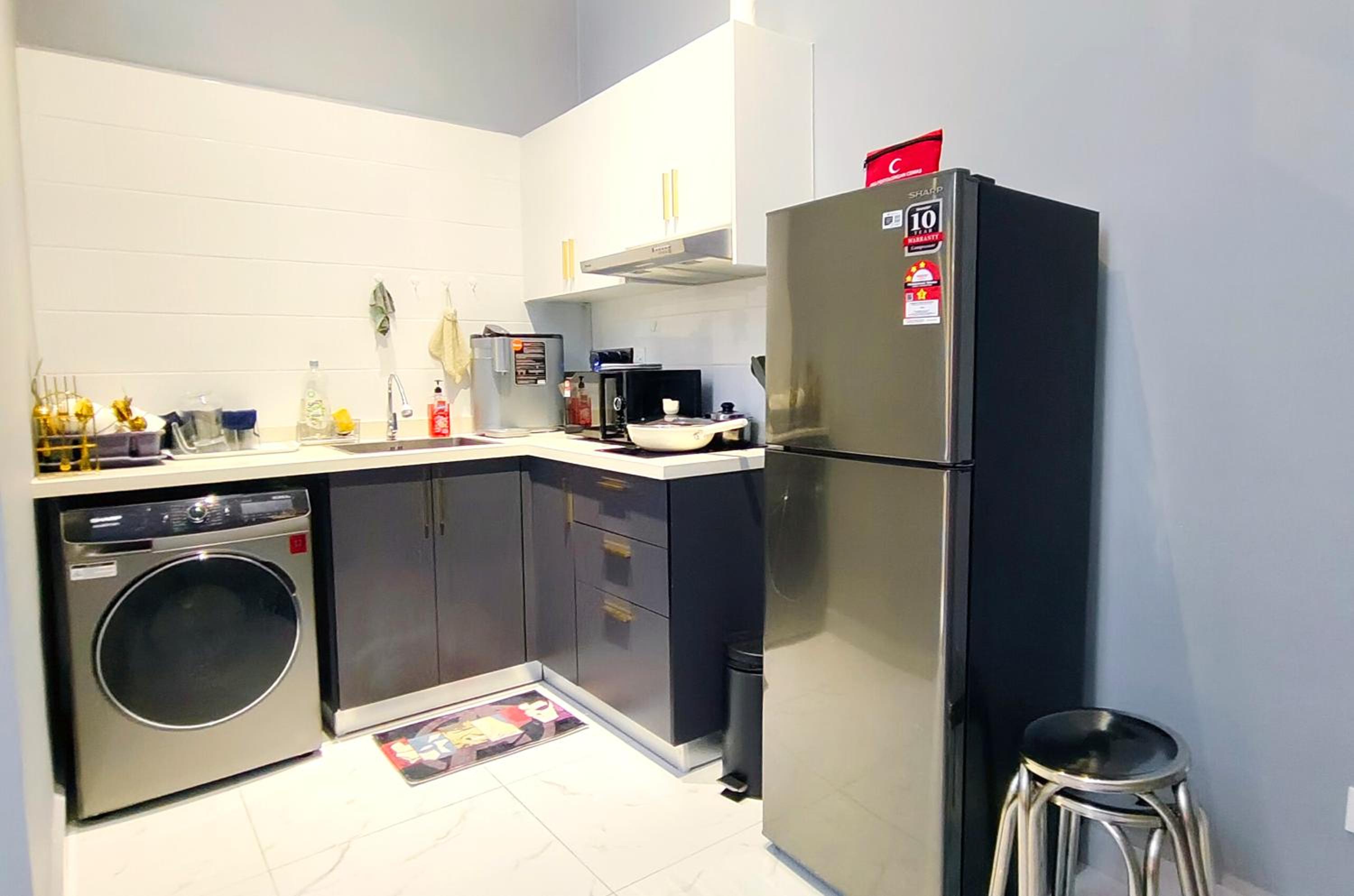 Heroes Home 8pax Duplex/MRT 8Min / City Center