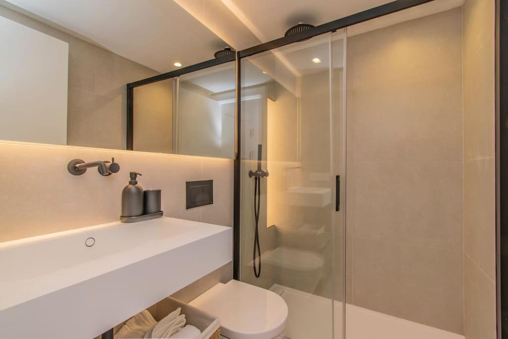 Marbella beach & center photo 3