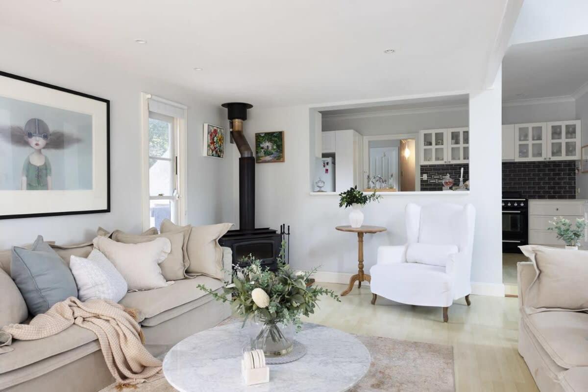 Exclusive Luxury Designer Cottage Estate for 10 - Peaceful Retreat Just 8 Minutes from Maleny