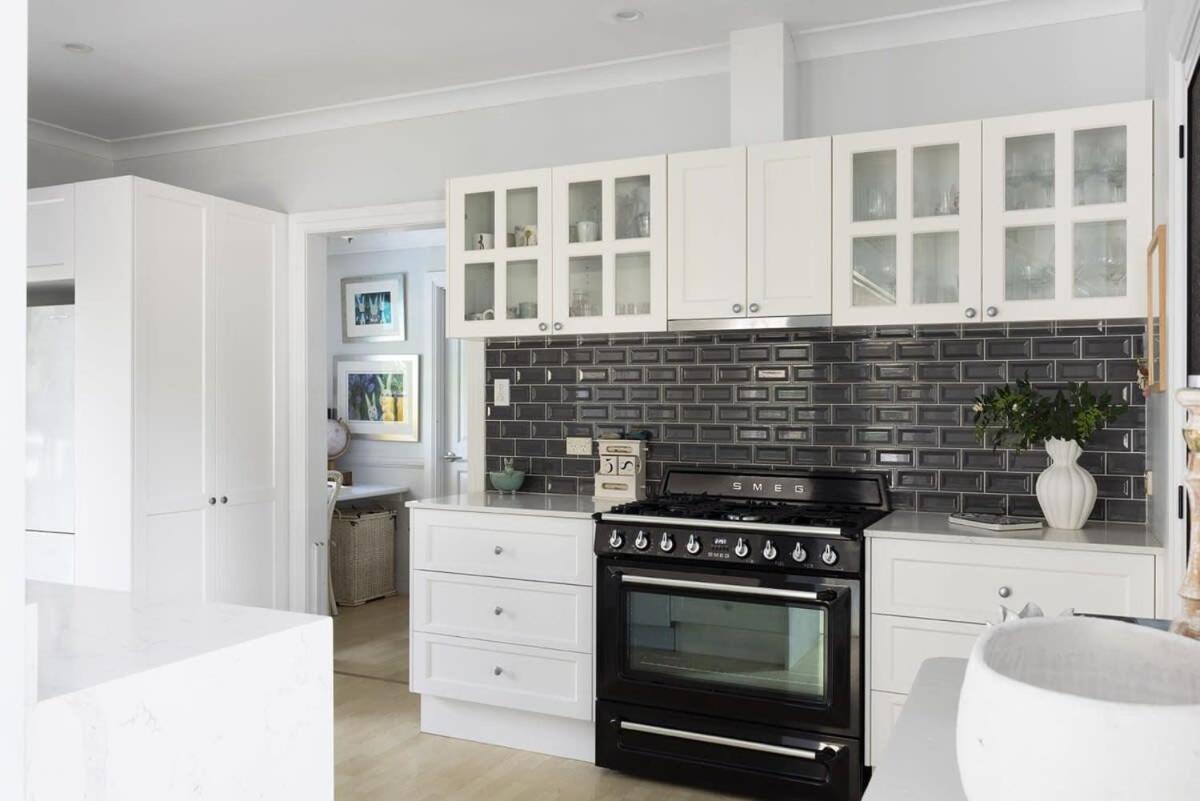 Exclusive Luxury Designer Cottage Estate for 10 - Peaceful Retreat Just 8 Minutes from Maleny