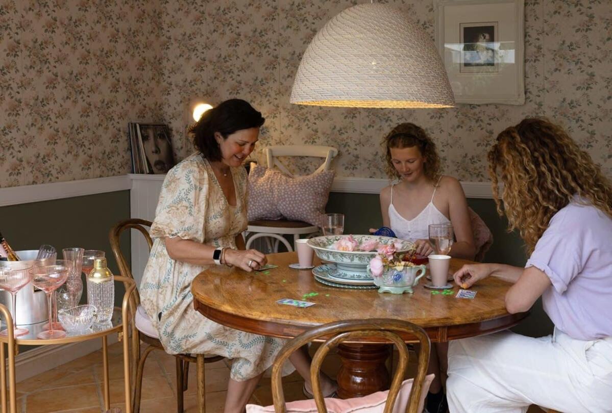 Exclusive Luxury Designer Cottage Estate for 10 - Peaceful Retreat Just 8 Minutes from Maleny