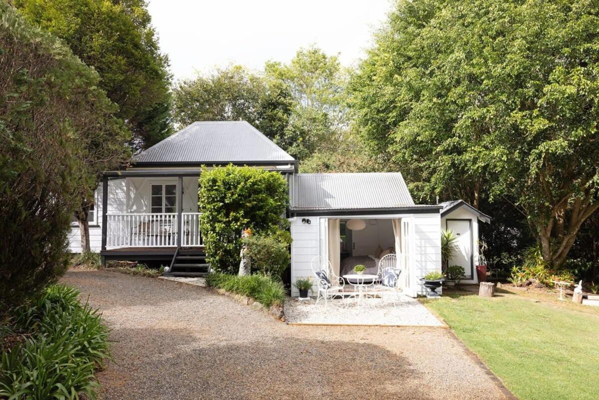 Exclusive Luxury Designer Cottage Estate for 10 - Peaceful Retreat Just 8 Minutes from Maleny