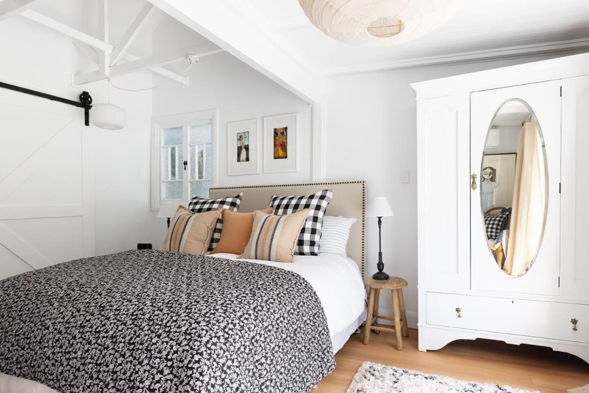 Exclusive Luxury Designer Cottage Estate for 10 - Peaceful Retreat Just 8 Minutes from Maleny