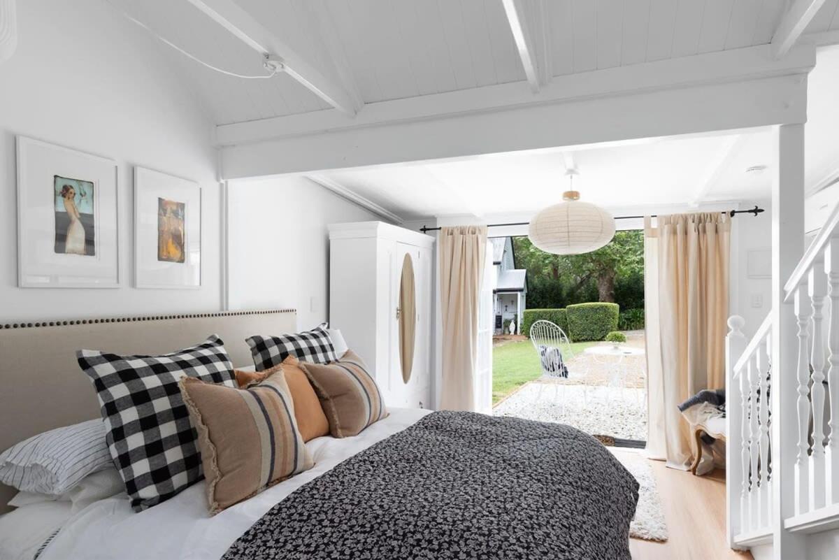 Exclusive Luxury Designer Cottage Estate for 10 - Peaceful Retreat Just 8 Minutes from Maleny