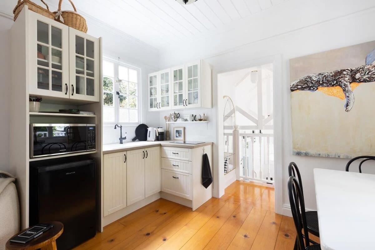 Exclusive Luxury Designer Cottage Estate for 10 - Peaceful Retreat Just 8 Minutes from Maleny