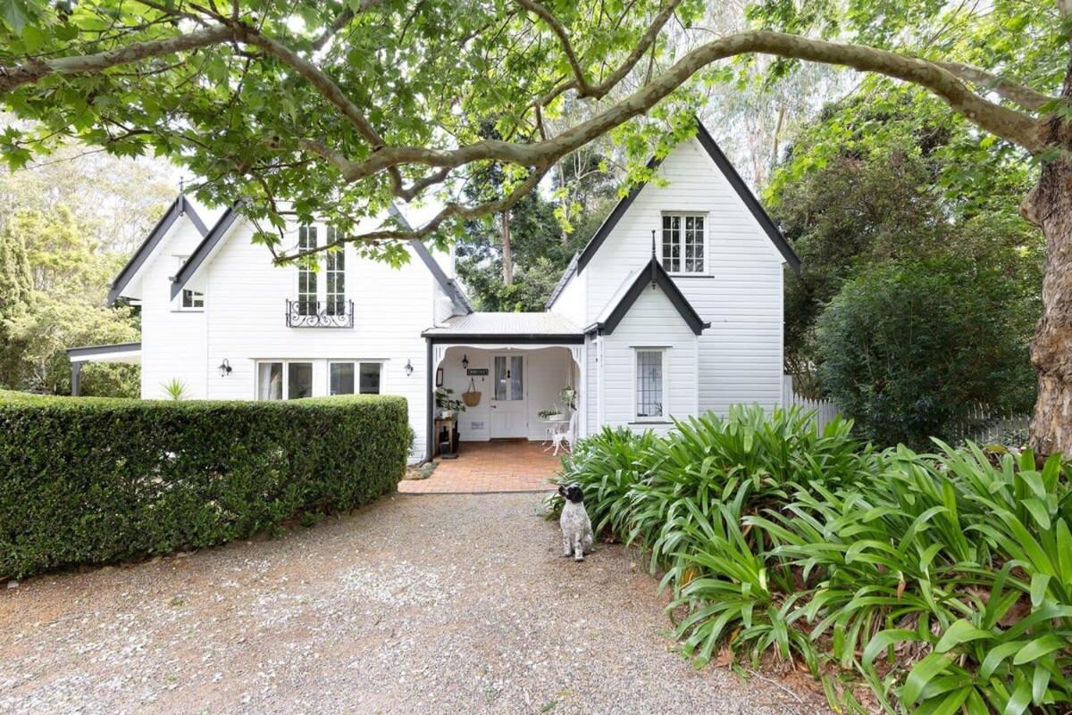 Exclusive Luxury Designer Cottage Estate for 10 - Peaceful Retreat Just 8 Minutes from Maleny