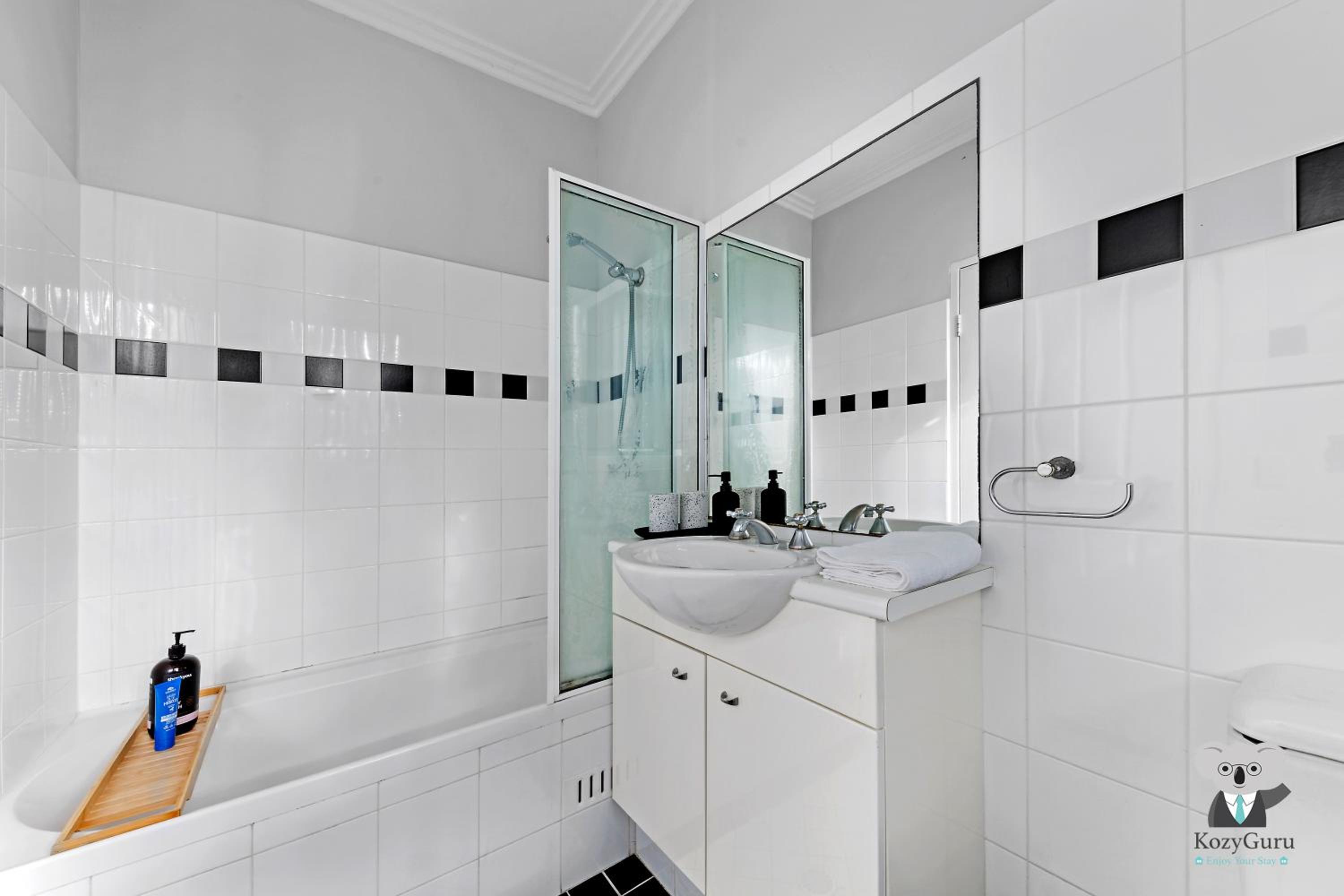 KozyGuru Cronulla 1 Bed Apt next to Beach