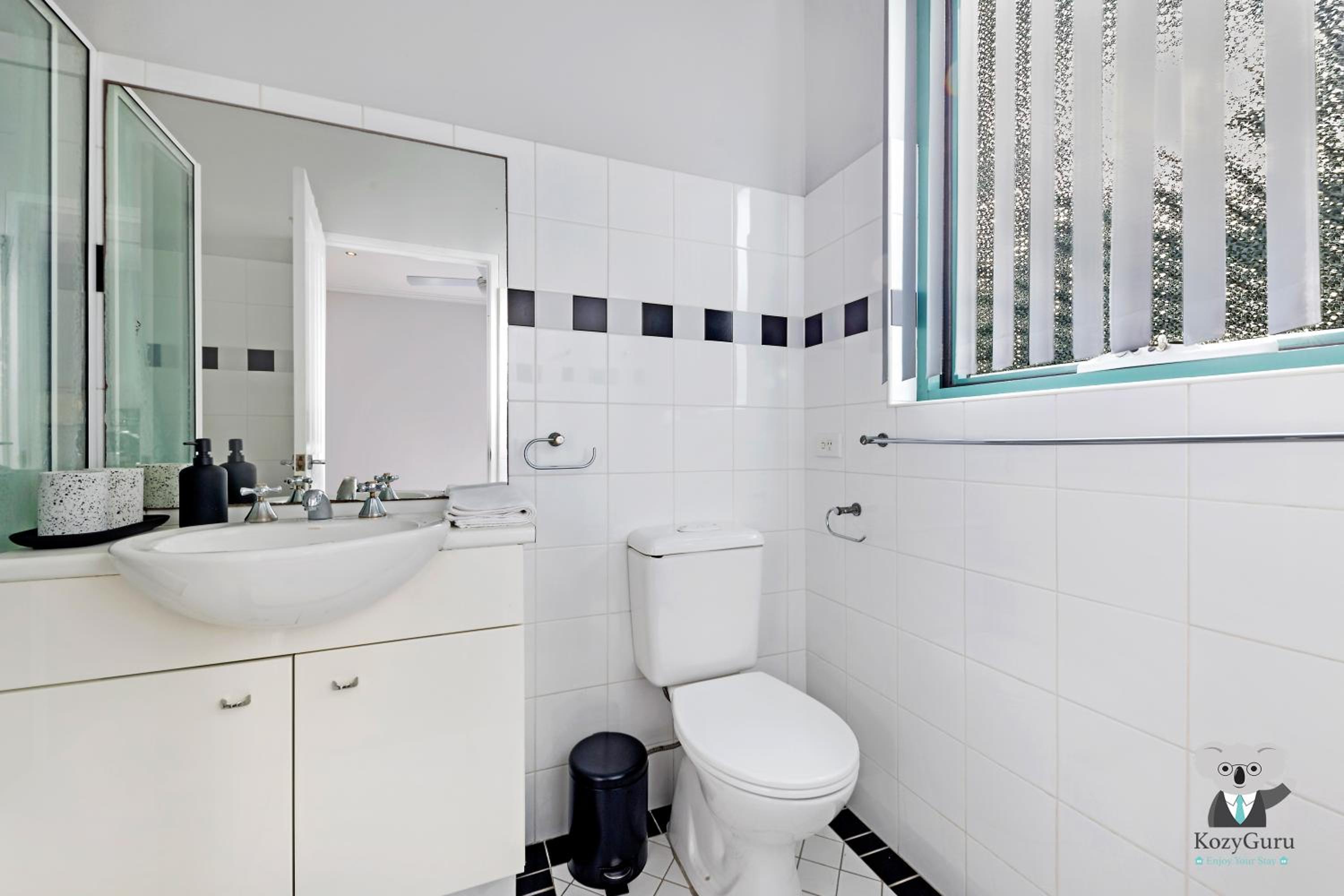 KozyGuru Cronulla 1 Bed Apt next to Beach