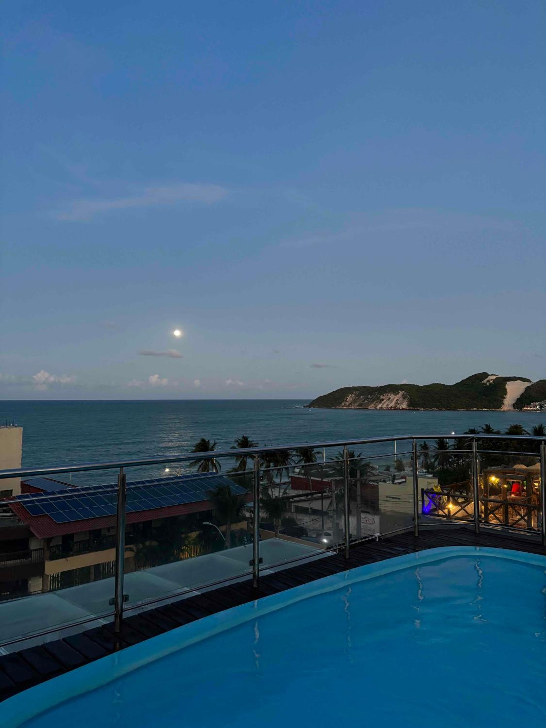 Apartamento Completo em Ponta Negra 50m do mar