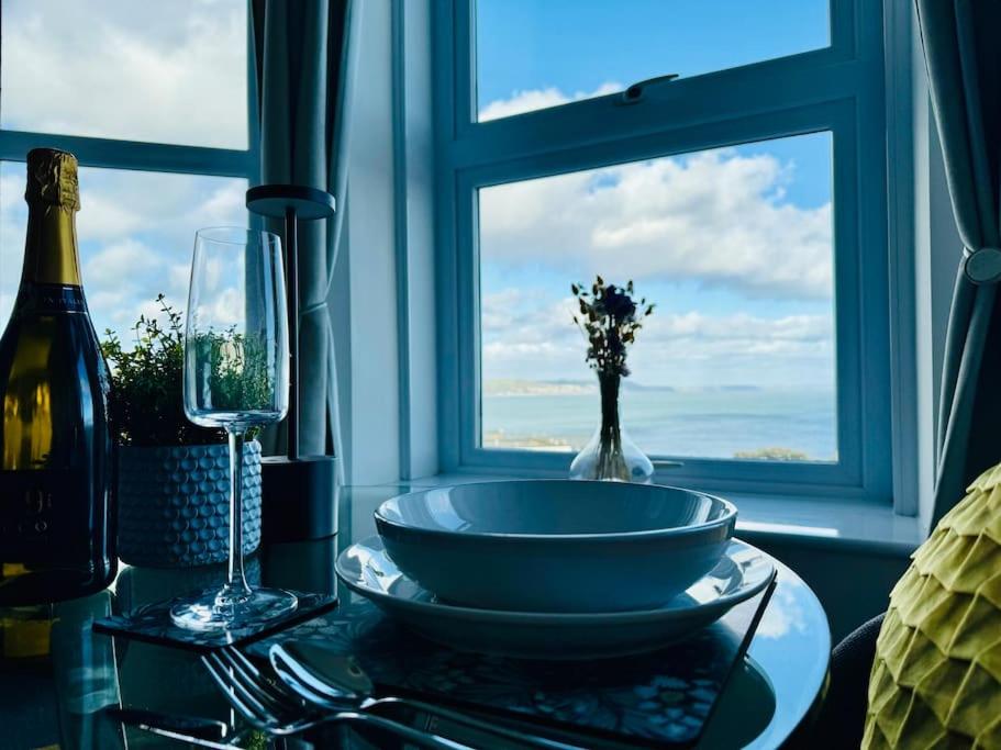 Luxury Sea View Apartment with Multi Room Balcony And Private Onsite Parking Only 300M From the Beach view 5