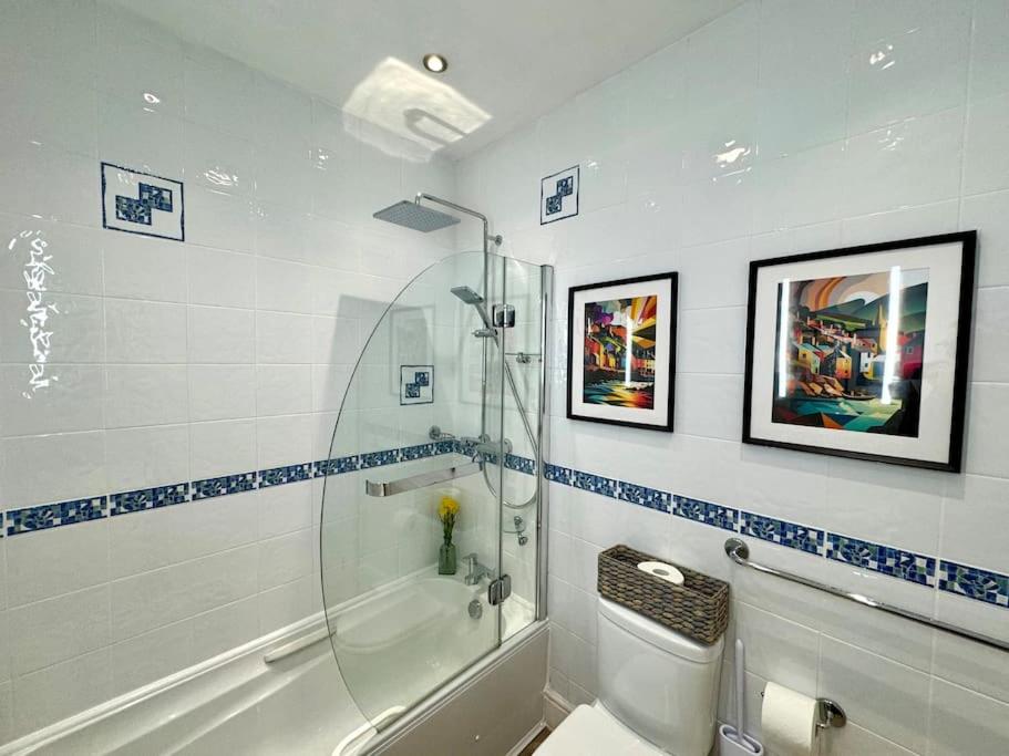 Luxury Sea View Apartment with Multi Room Balcony And Private Onsite Parking Only 300M From the Beach view 2