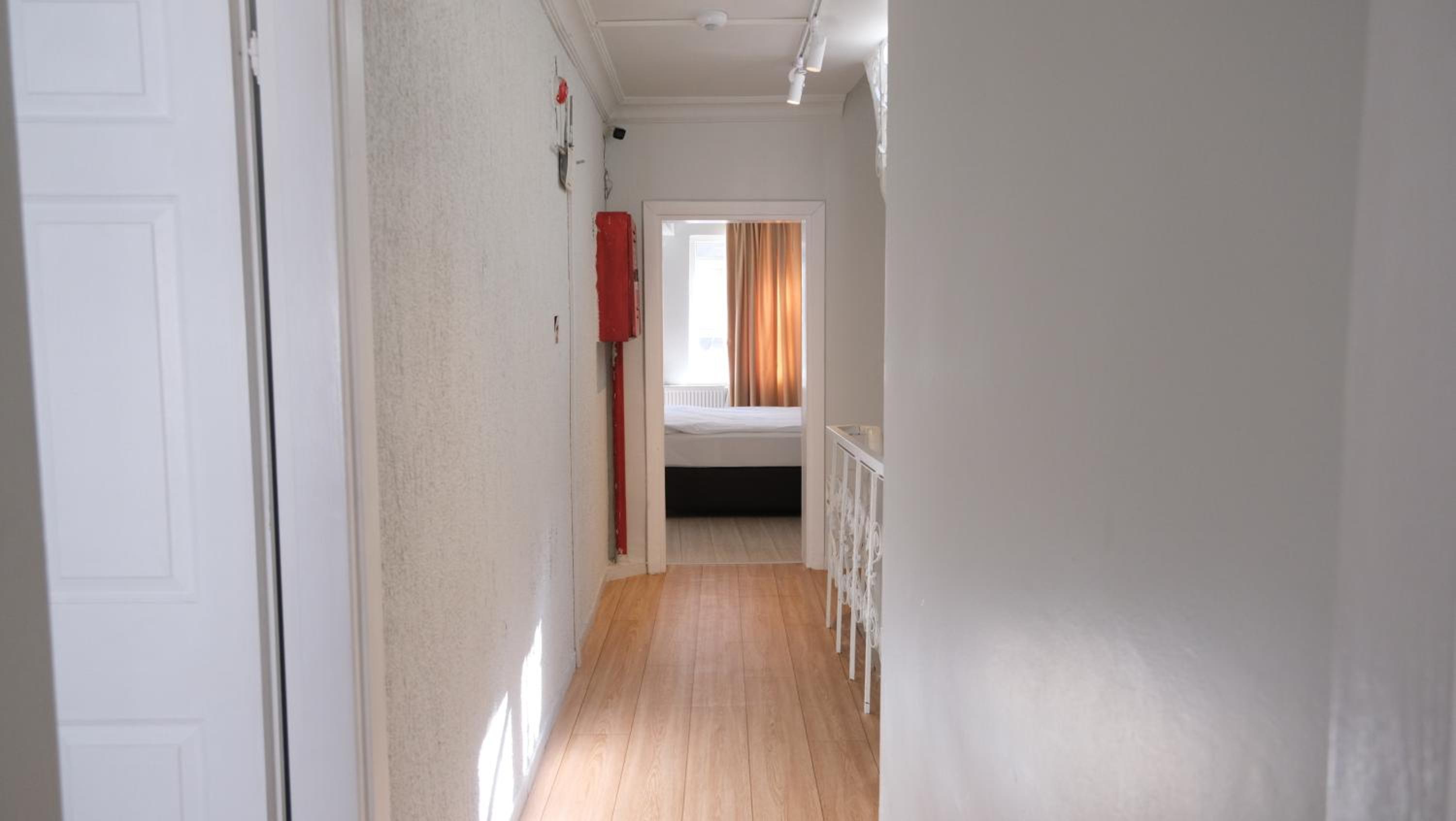 Simon Hotel - Image 32