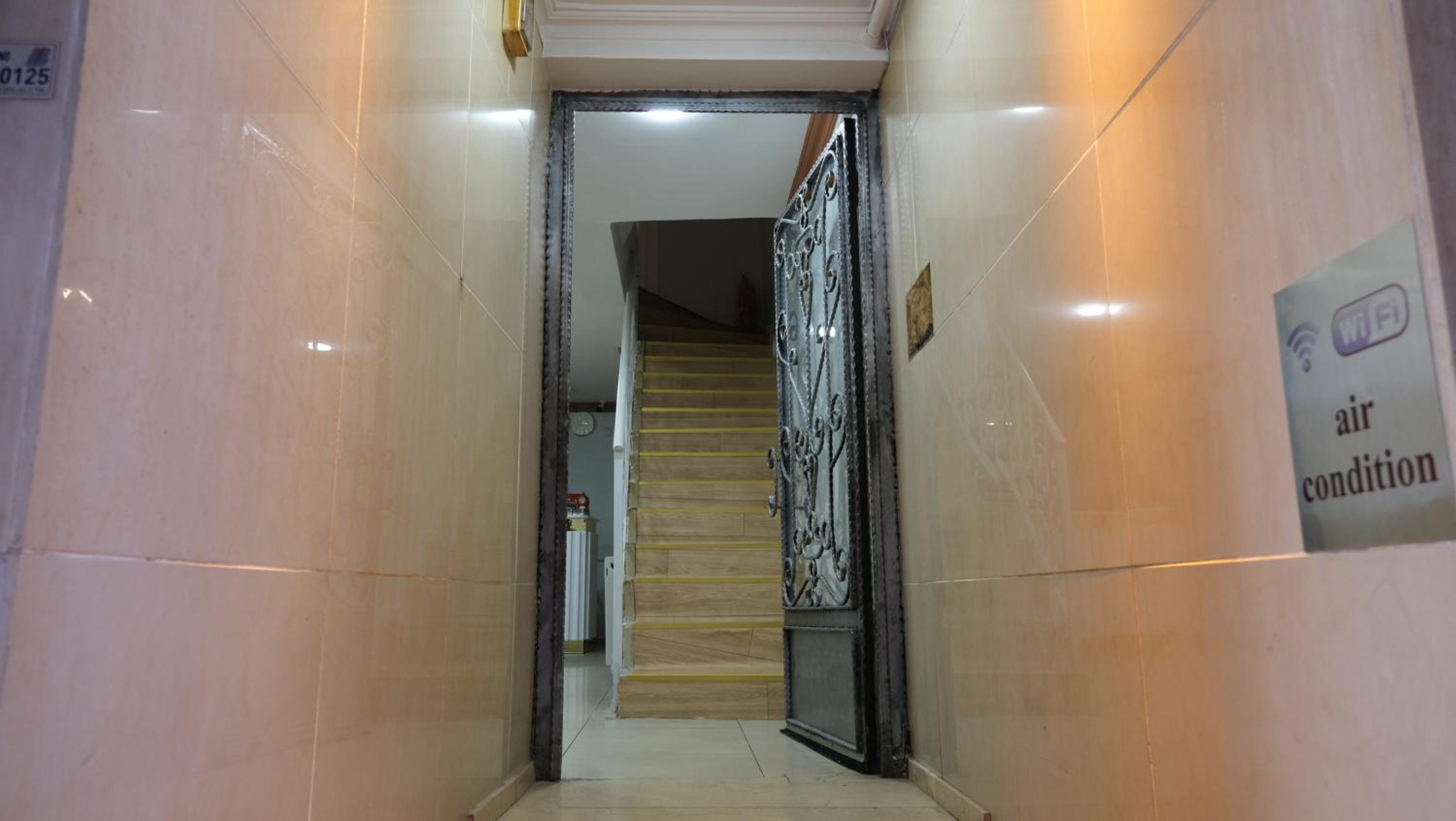 Simon Hotel - Image 16