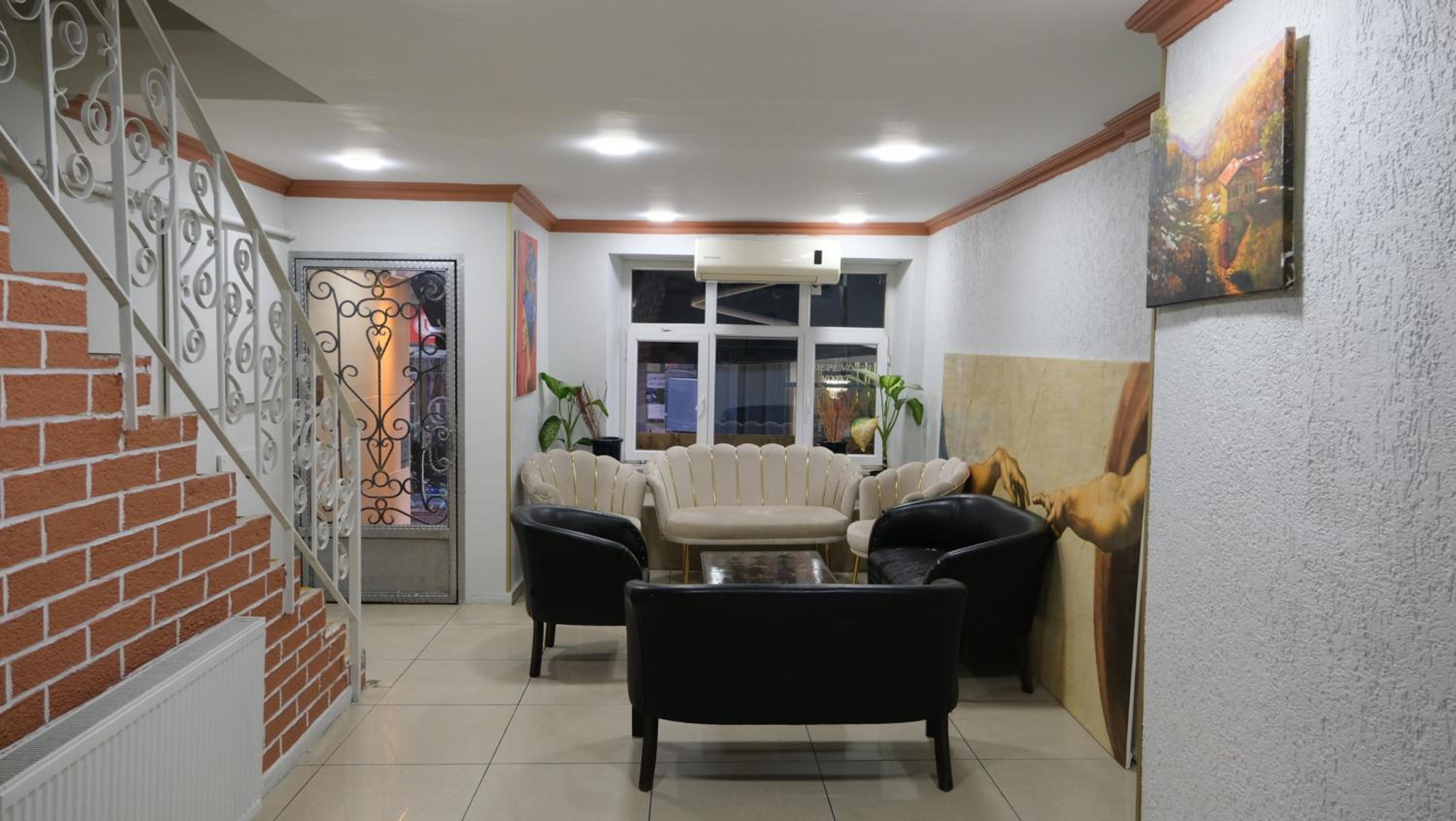 Simon Hotel - Image 20