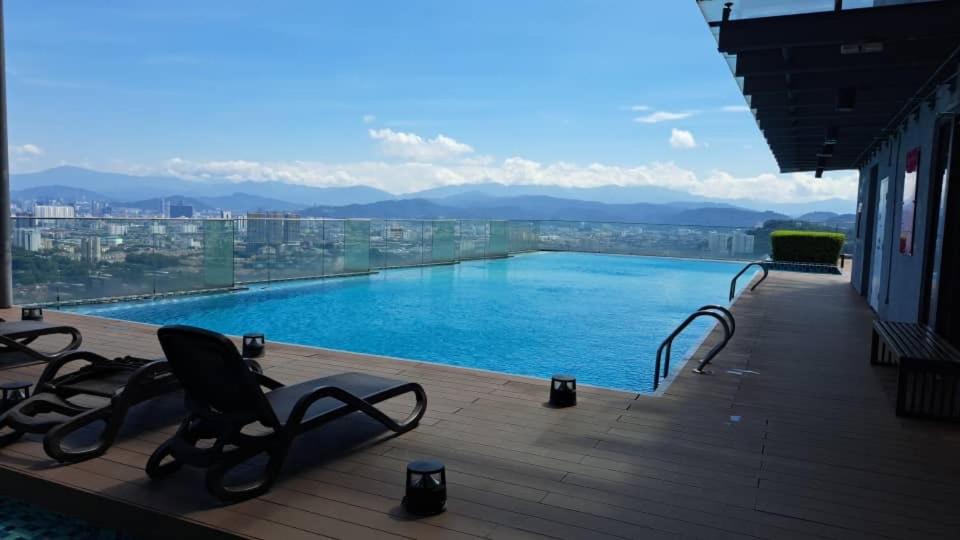 Cozy Ekocheras 2 bedrooms link MRT