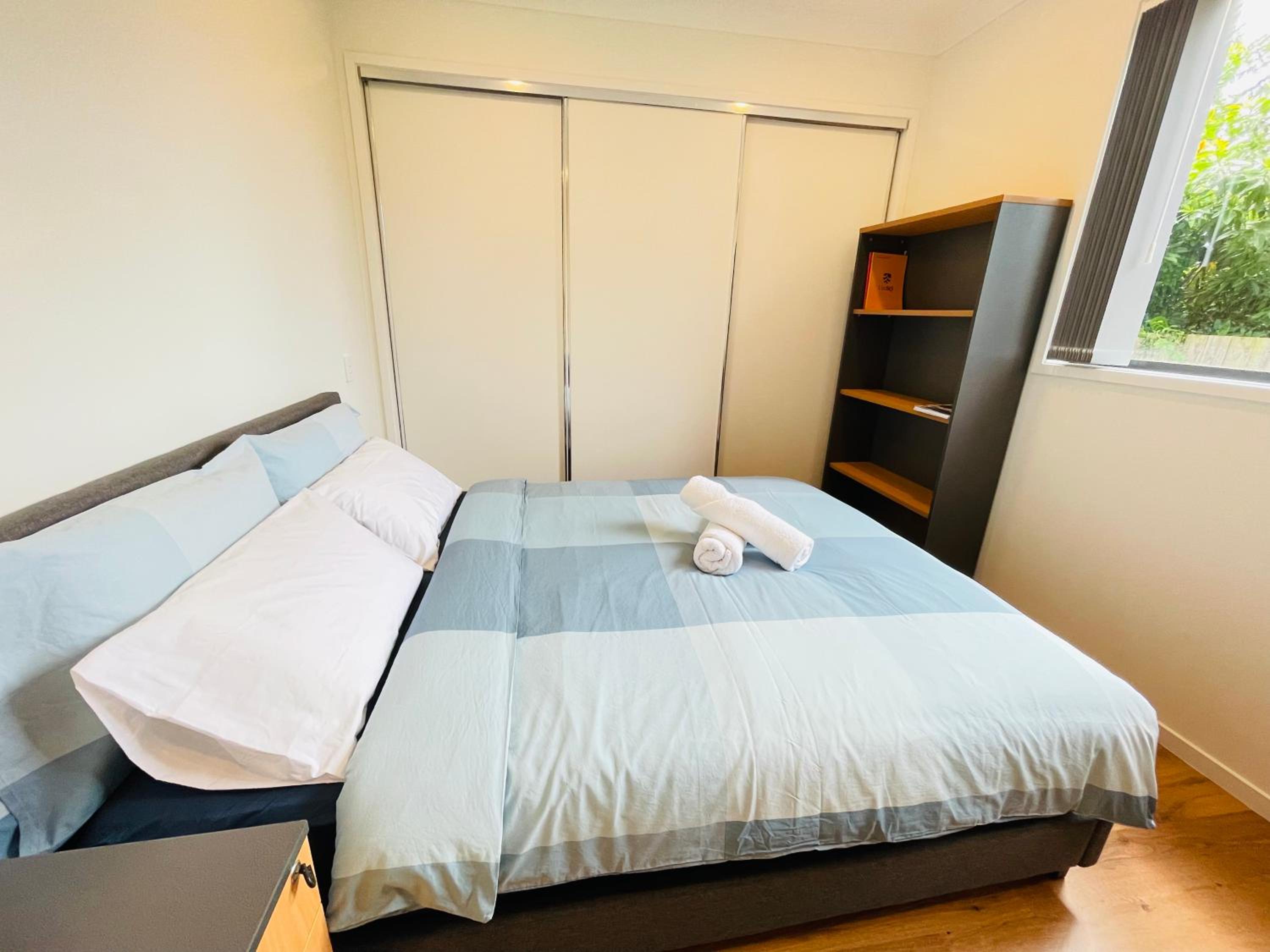 Modern 2 bedrooms House close to QEII hospital & Grifith Uni