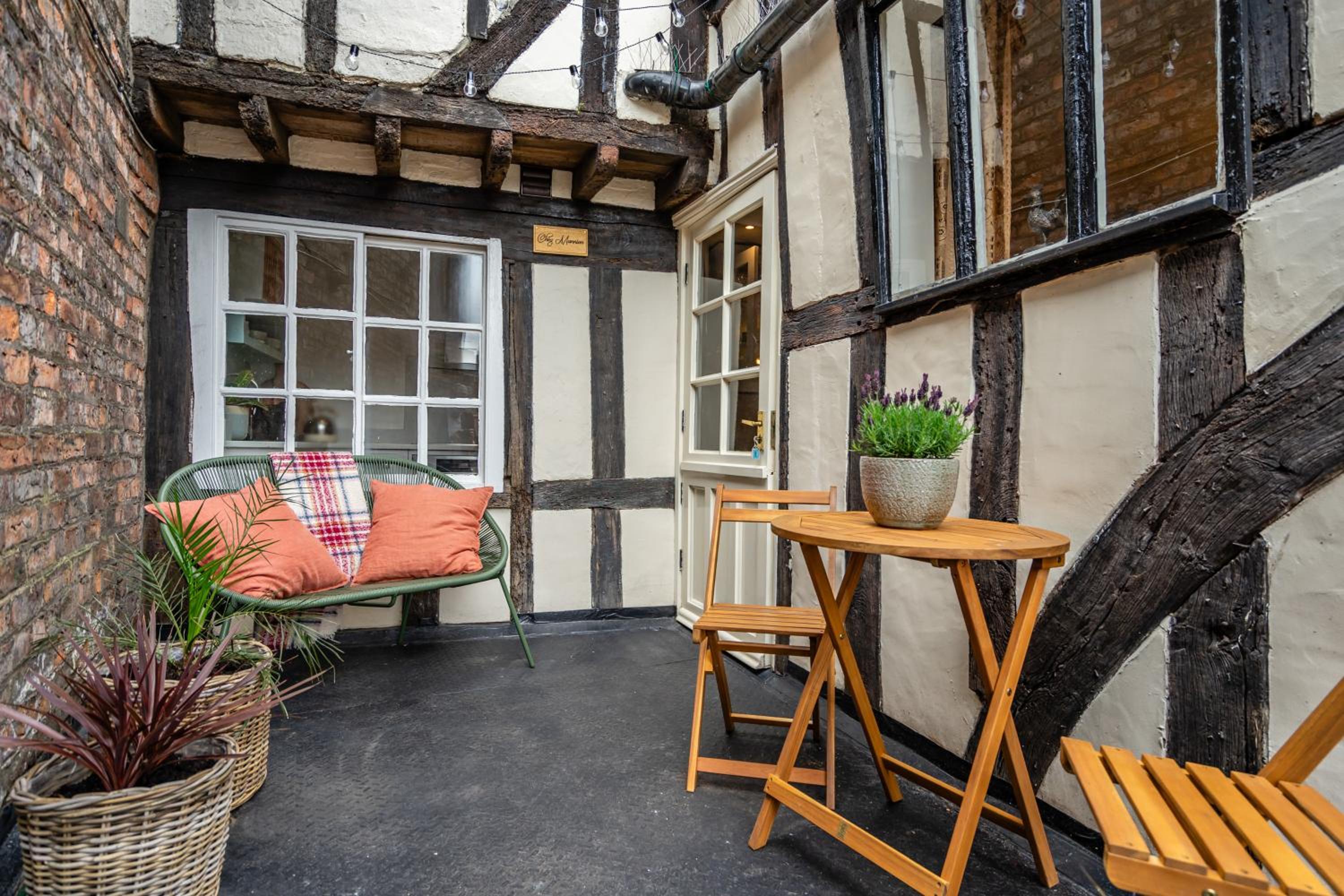 Chez Mannion view 5