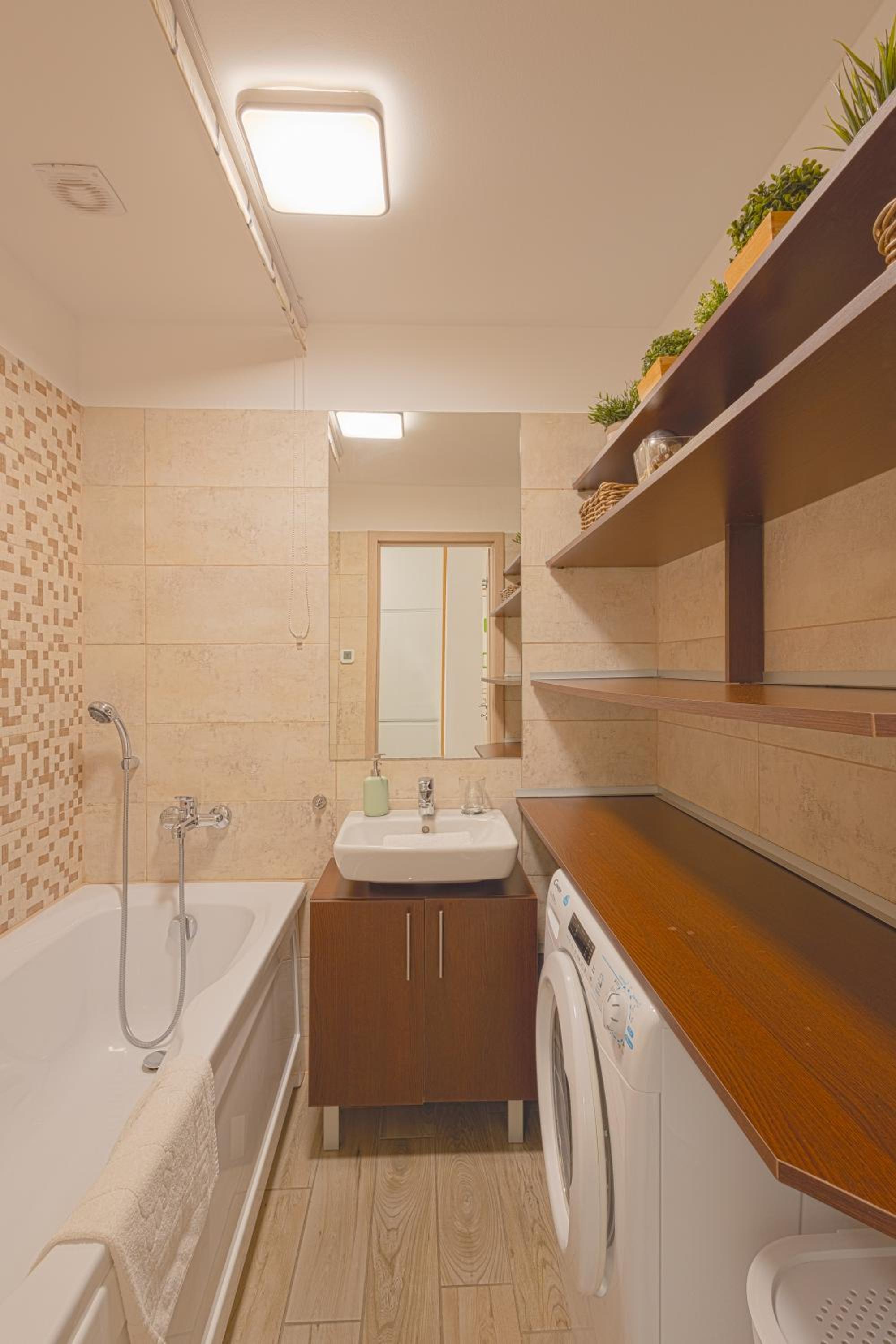 LIDO Apartmanok By BLTN Balatonlelle view 5