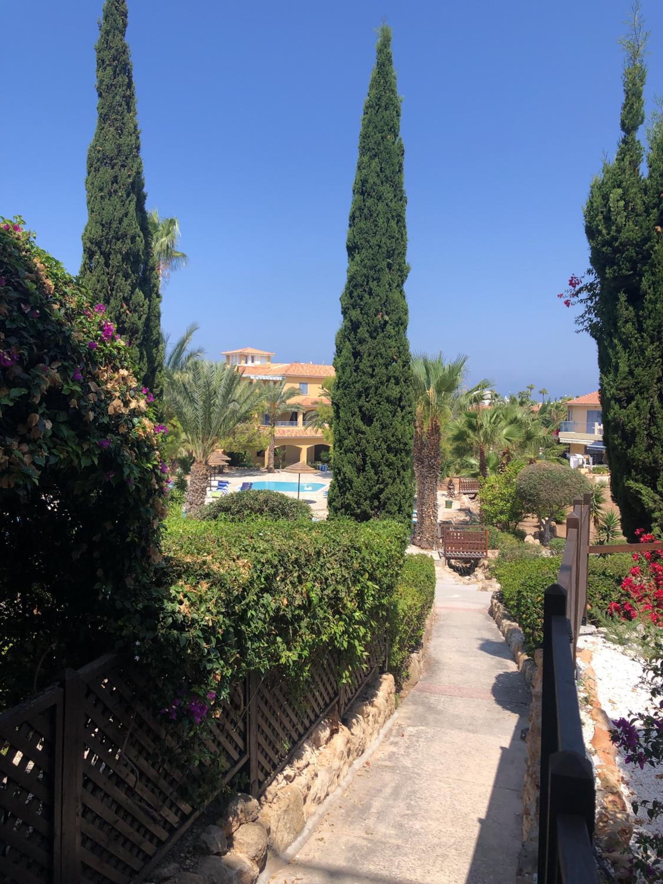Newly renovated- Regina Gardens 1, Venus Beach 500 m, Sea&Sunsets view, license ooo7141