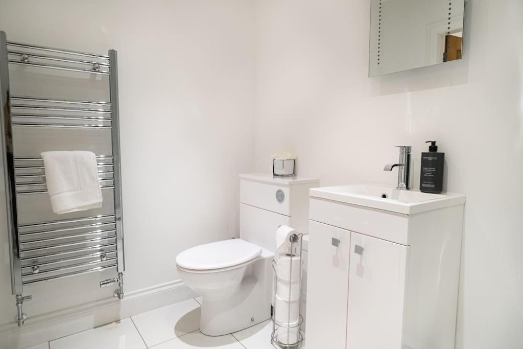 2 Bed 2 Bath Spacious Apartment in Central Aberdeen view 2