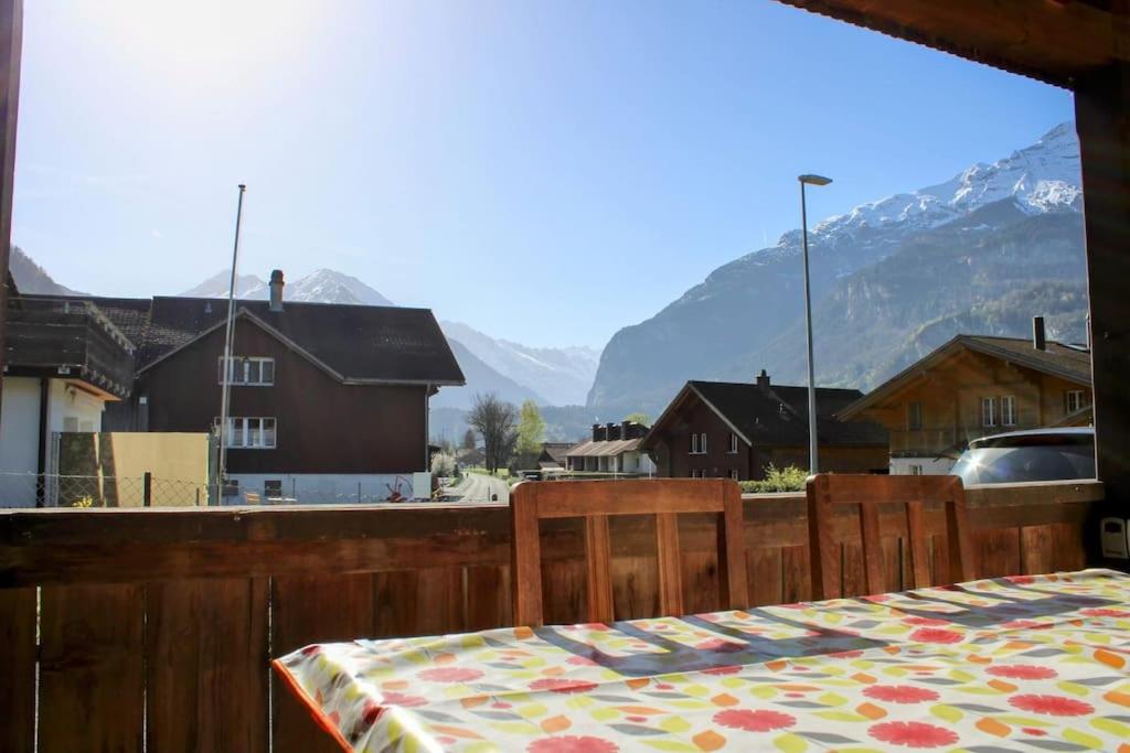 Alpine chalet apt w/parking and porch