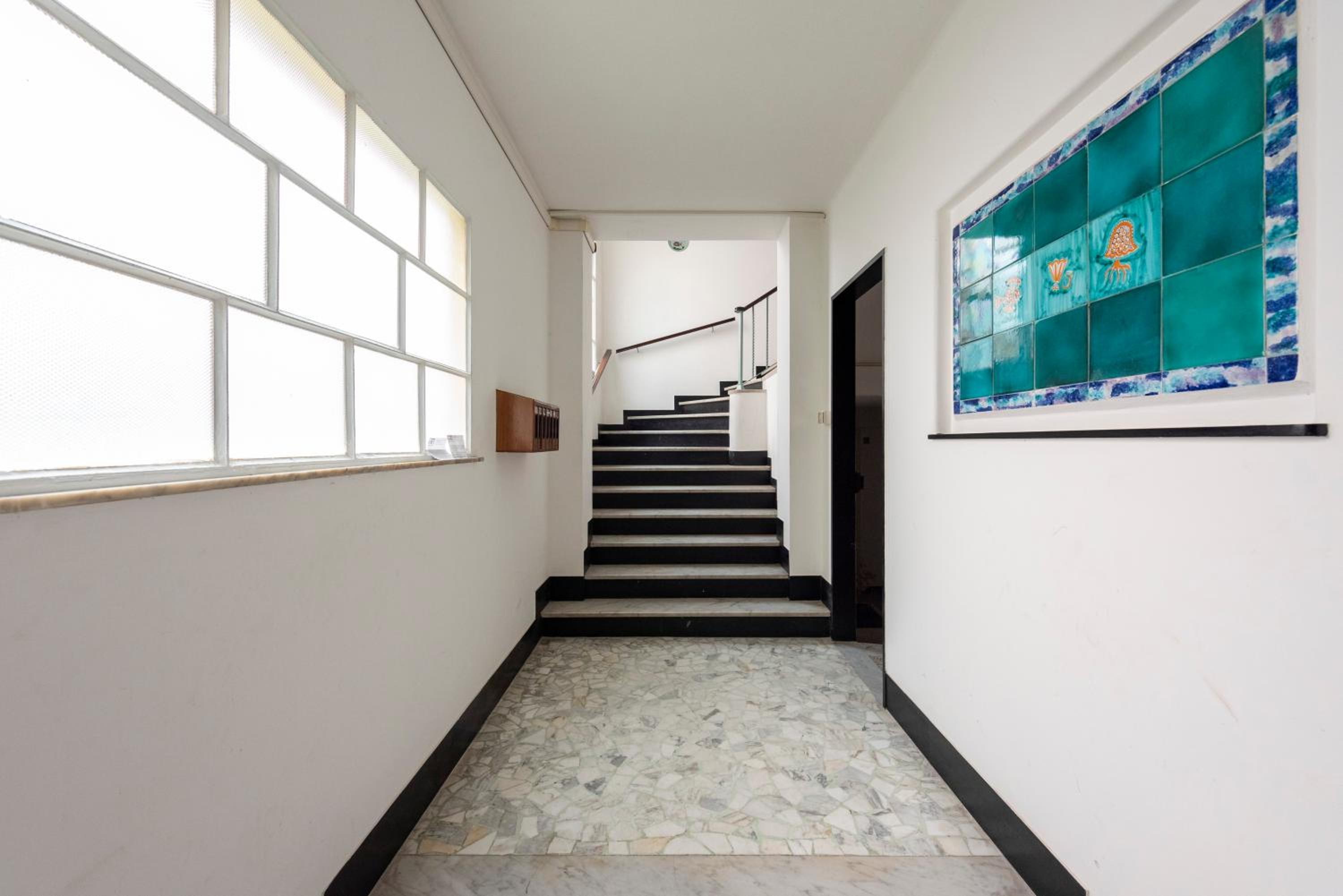 JOIVY Blissful Flat for 6, Close To The Beach view 5