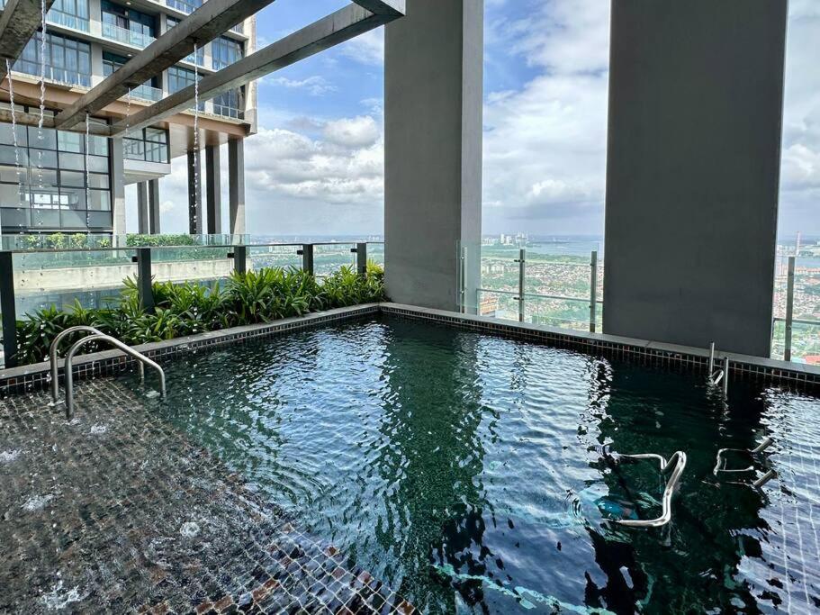 Sky 88 Love Studio Cityview Near CIQ
