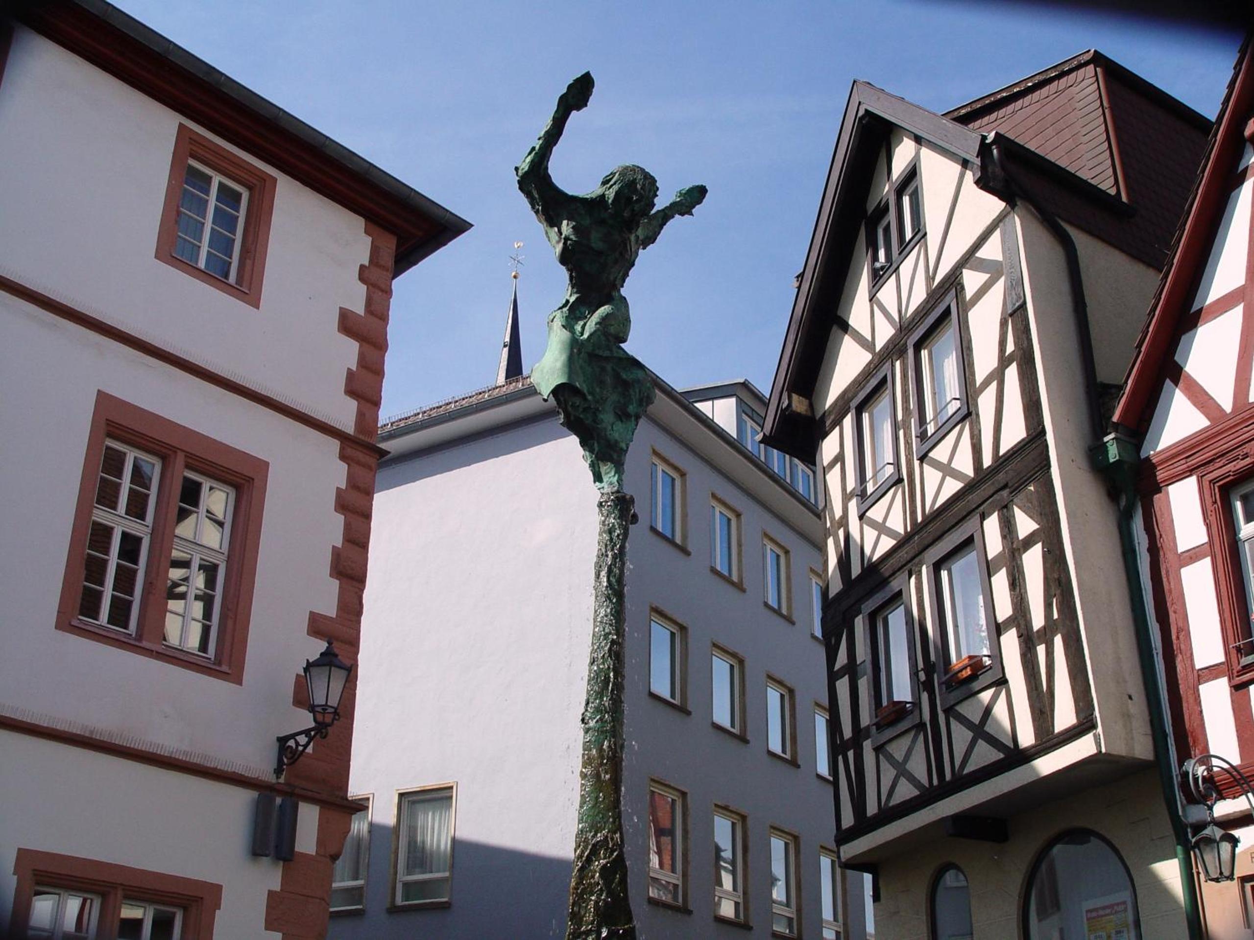 2 Zimmer Wohnung, Küche, Bad, Balkon, Netflix
