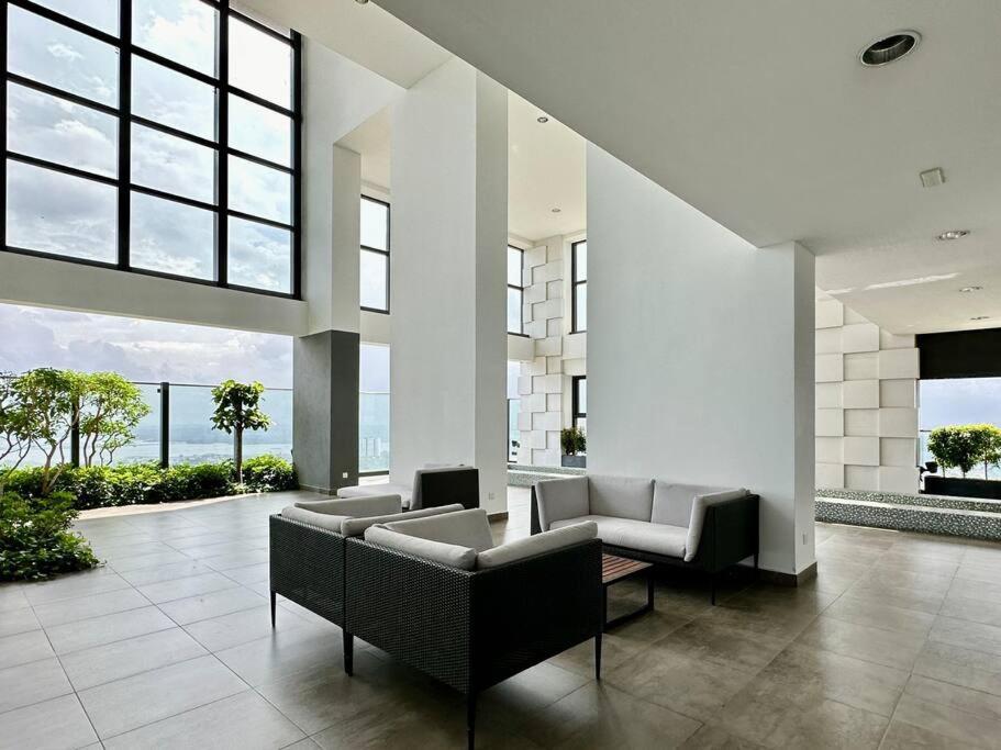 Sky 88 Love Studio Cityview Near CIQ
