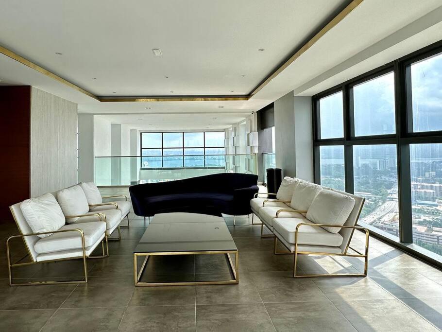 Sky 88 Love Studio Cityview Near CIQ