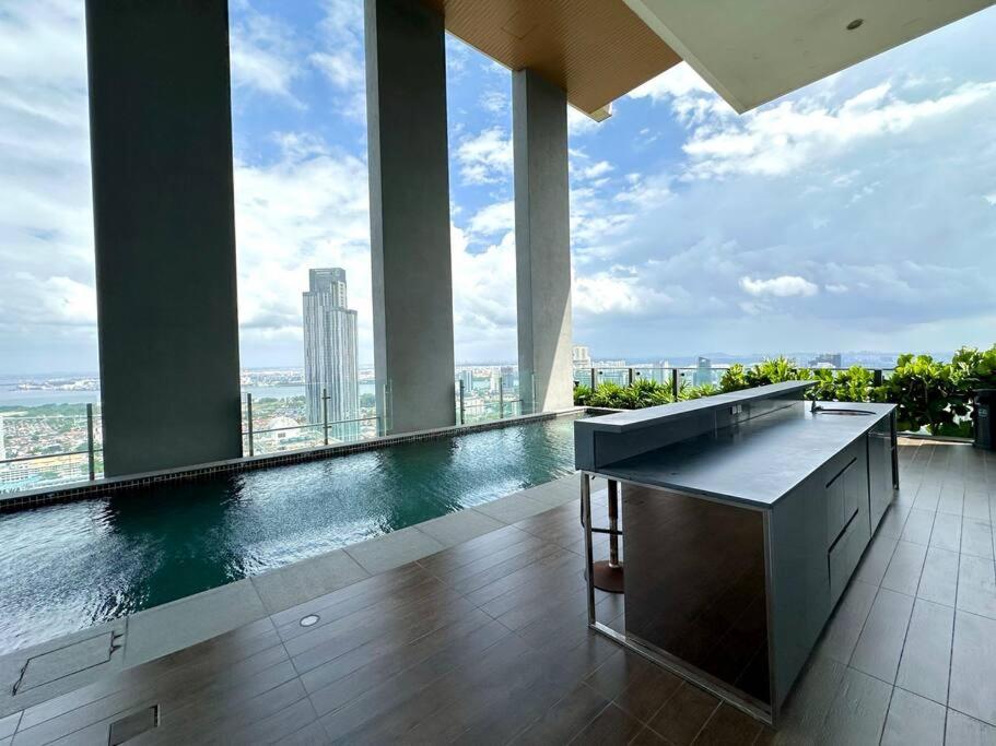Sky 88 Love Studio Cityview Near CIQ