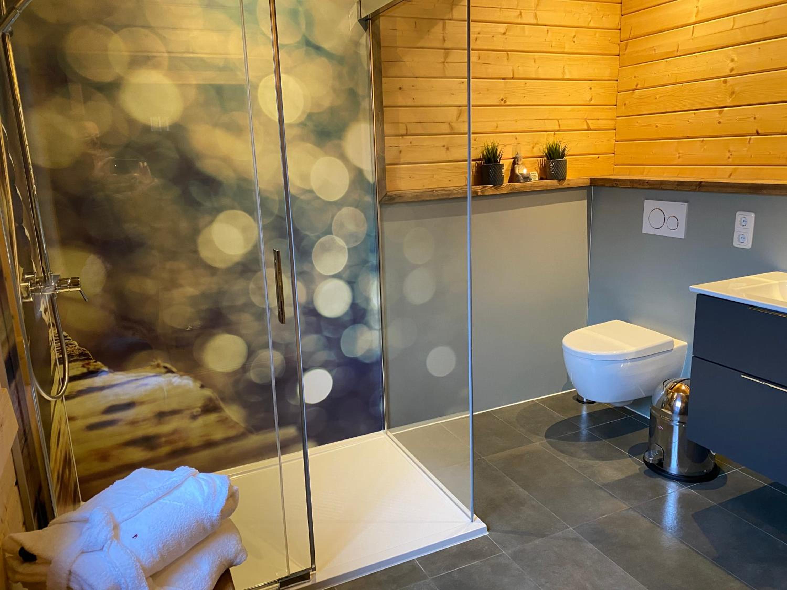 Holzhaus Onkel Fritz mit Sauna und Whirlwanne